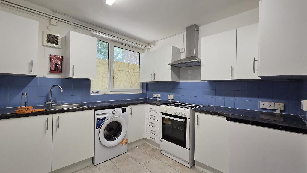 4 Bedroom Maisonette to Rent in London, E1W 3ER