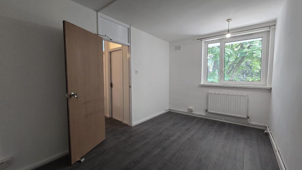 4 Bedroom Maisonette to Rent in London, E1W 3ER