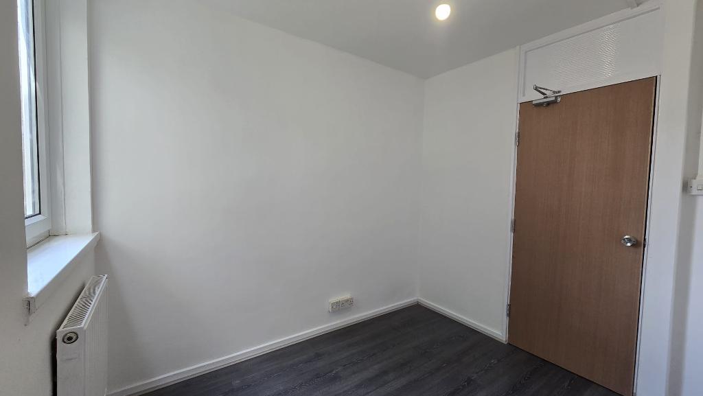 4 Bedroom Maisonette to Rent in London, E1W 3ER