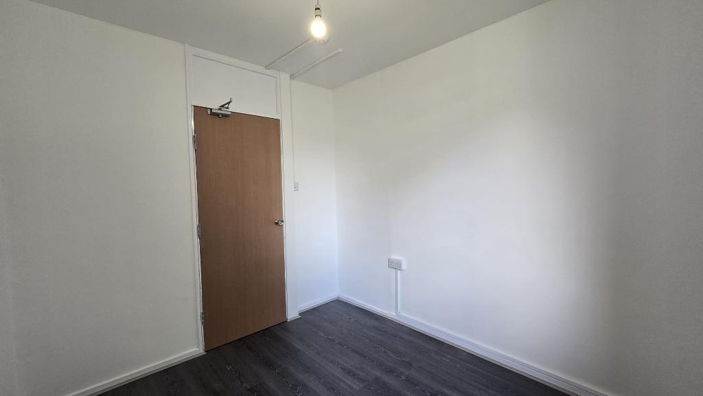 4 Bedroom Maisonette to Rent in London, E1W 3ER