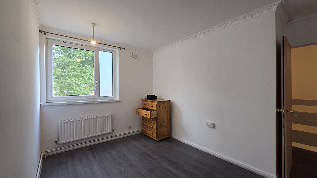 4 Bedroom Maisonette to Rent in London, E1W 3ER