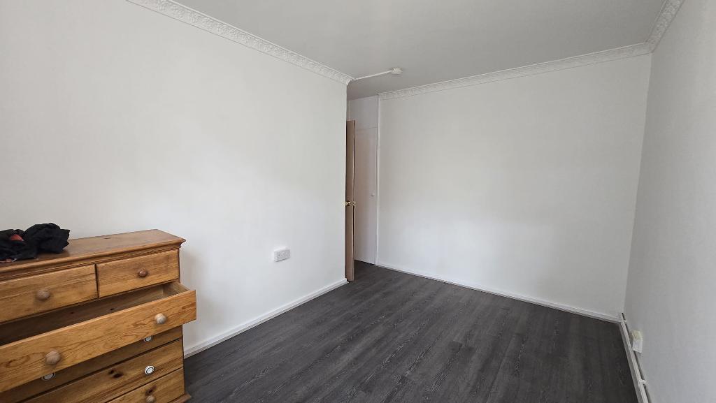 4 Bedroom Maisonette to Rent in London, E1W 3ER
